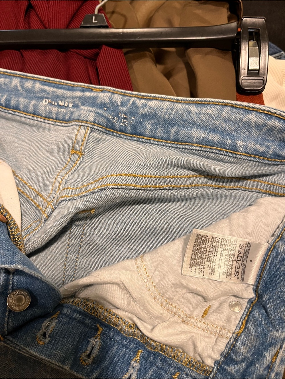 Old navy Light Wash Women’s Jeans - Classic High-Rise Button Fly - Picture 3 of 4